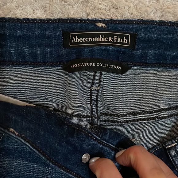 Abercrombie & Fitch - Signature Collection Super Skinny Jeans - Picture 3 of 4